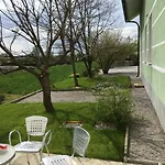 Seasons - Hostal Liubliana