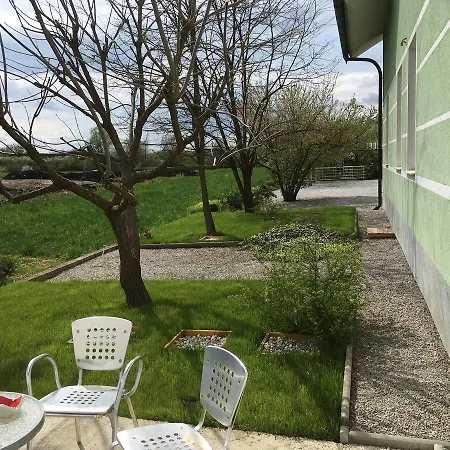 Seasons - Hostal Liubliana