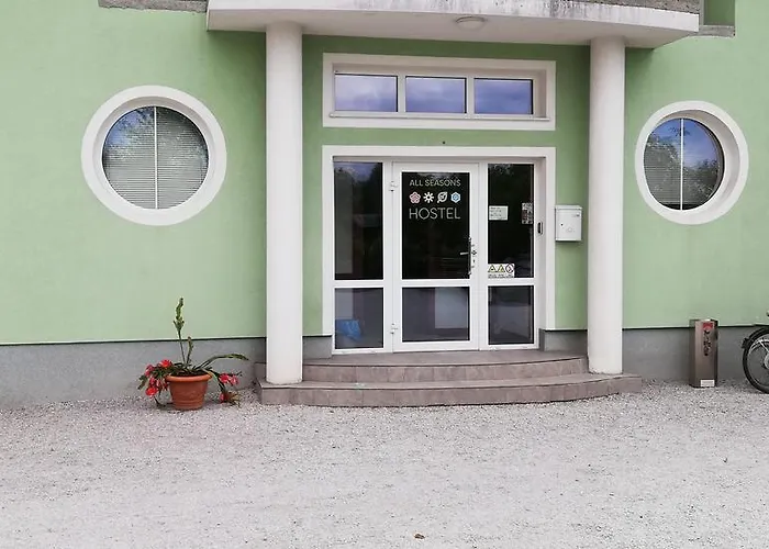 Seasons - Vandrerhjem *