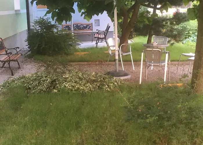 Seasons - Vandrerhjem